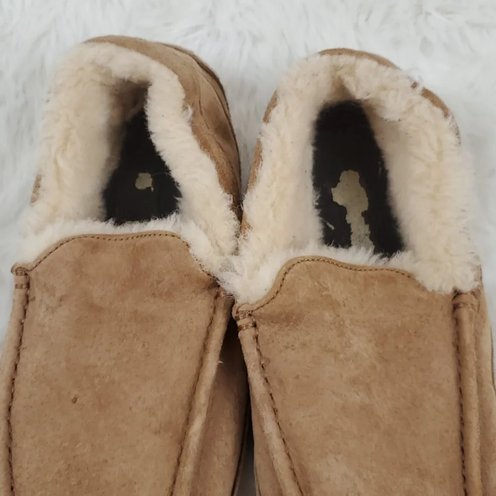 UGG Men’s Brown Suede Leather Slip-On Slippers Size 10 |Cozy Comfort